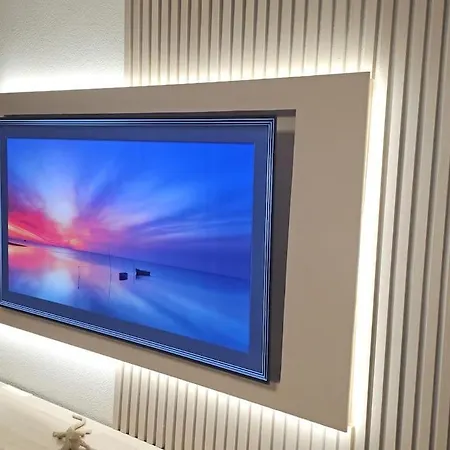 아파트 Symphony Sunrise, With Stunning Sea Views And Short Walk To The By Namaste Elite 토레몰리노스