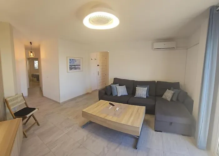 Symphony Sunrise, With Stunning Sea Views And Short Walk To The By Namaste Elite Appartement Torremolinos