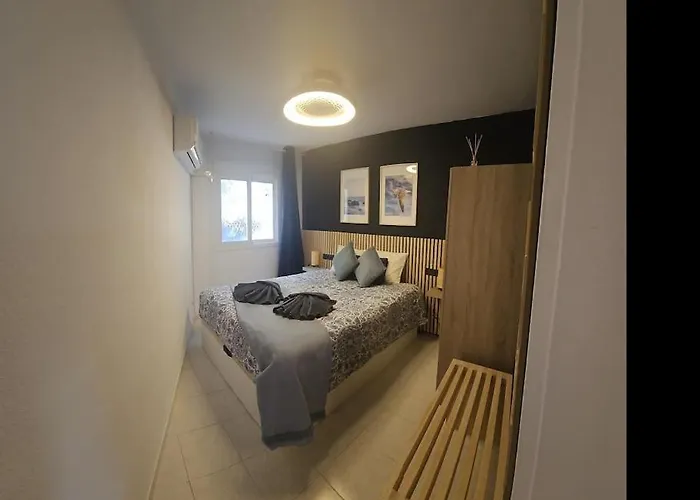 Symphony Sunrise, With Stunning Sea Views And Short Walk To The By Namaste Elite Appartement